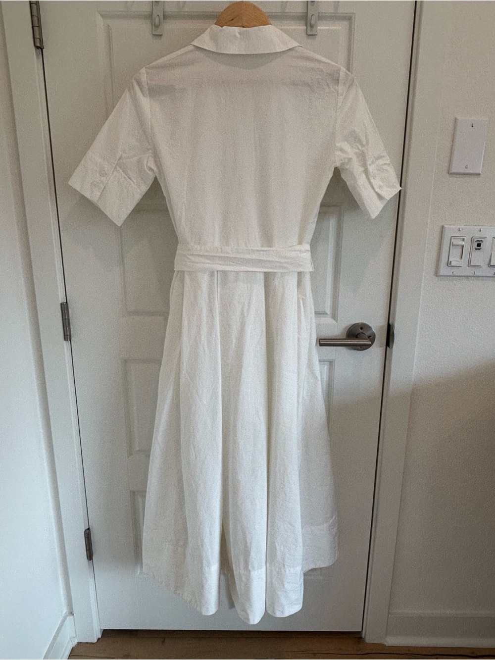 Like new Zara short sleeved dress - Picture 5 of 5